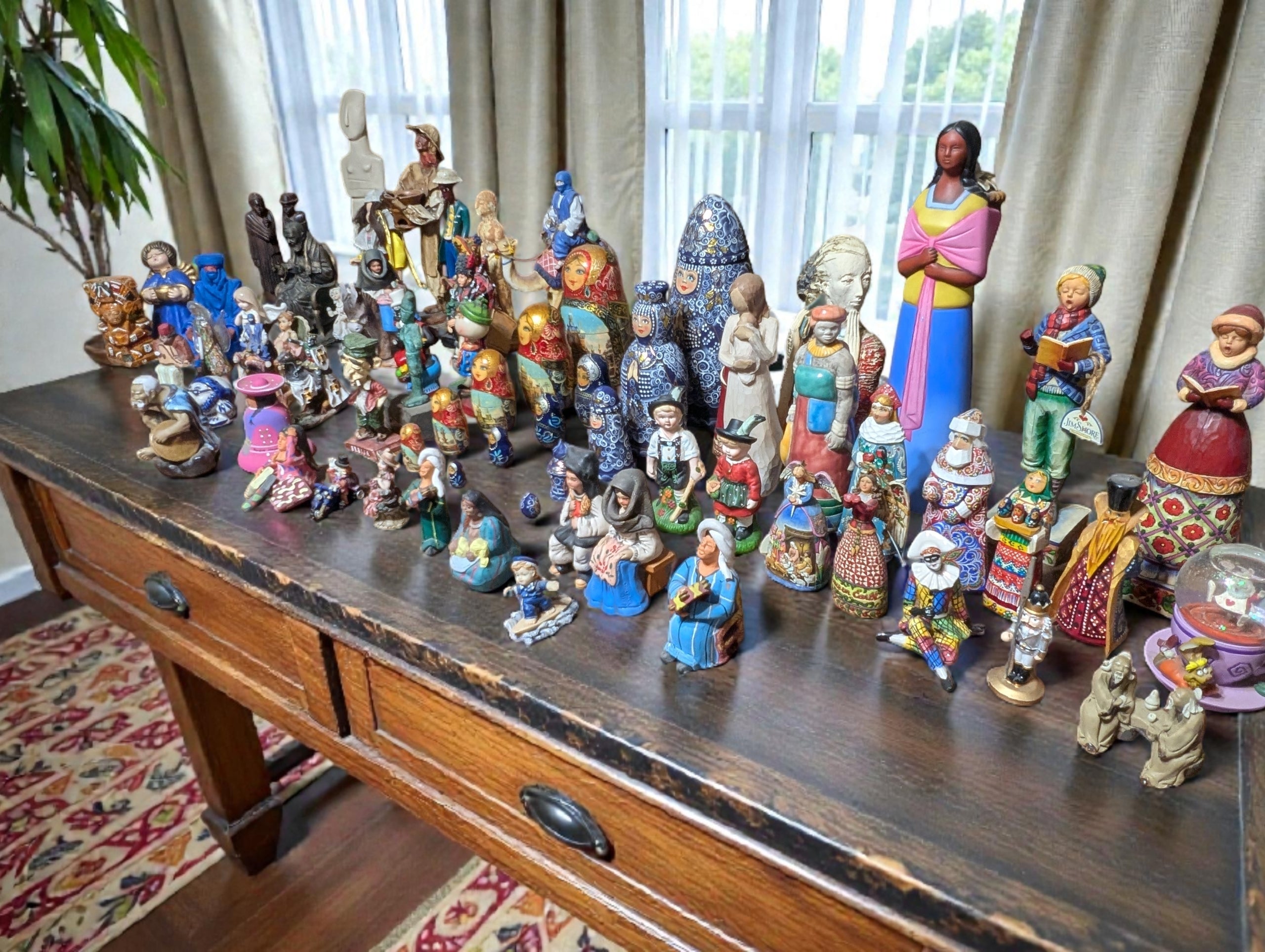 Sculture e oggetti della tradizione popolare . Collezione esclusiva