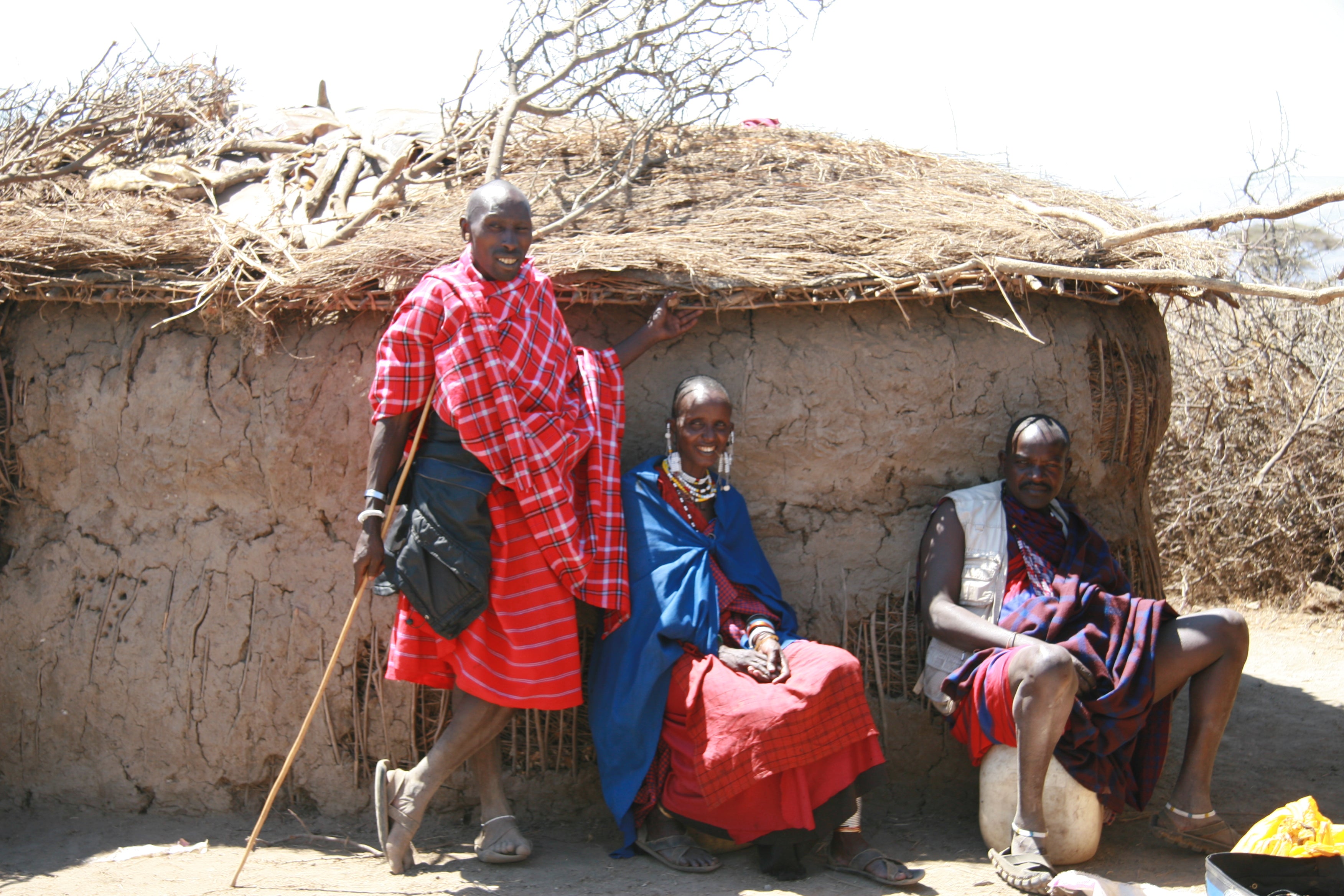 Masai Ngorongoro – dipinto Tingatinga, 70×50 cm, Hassan Mtengela, Tanzania
