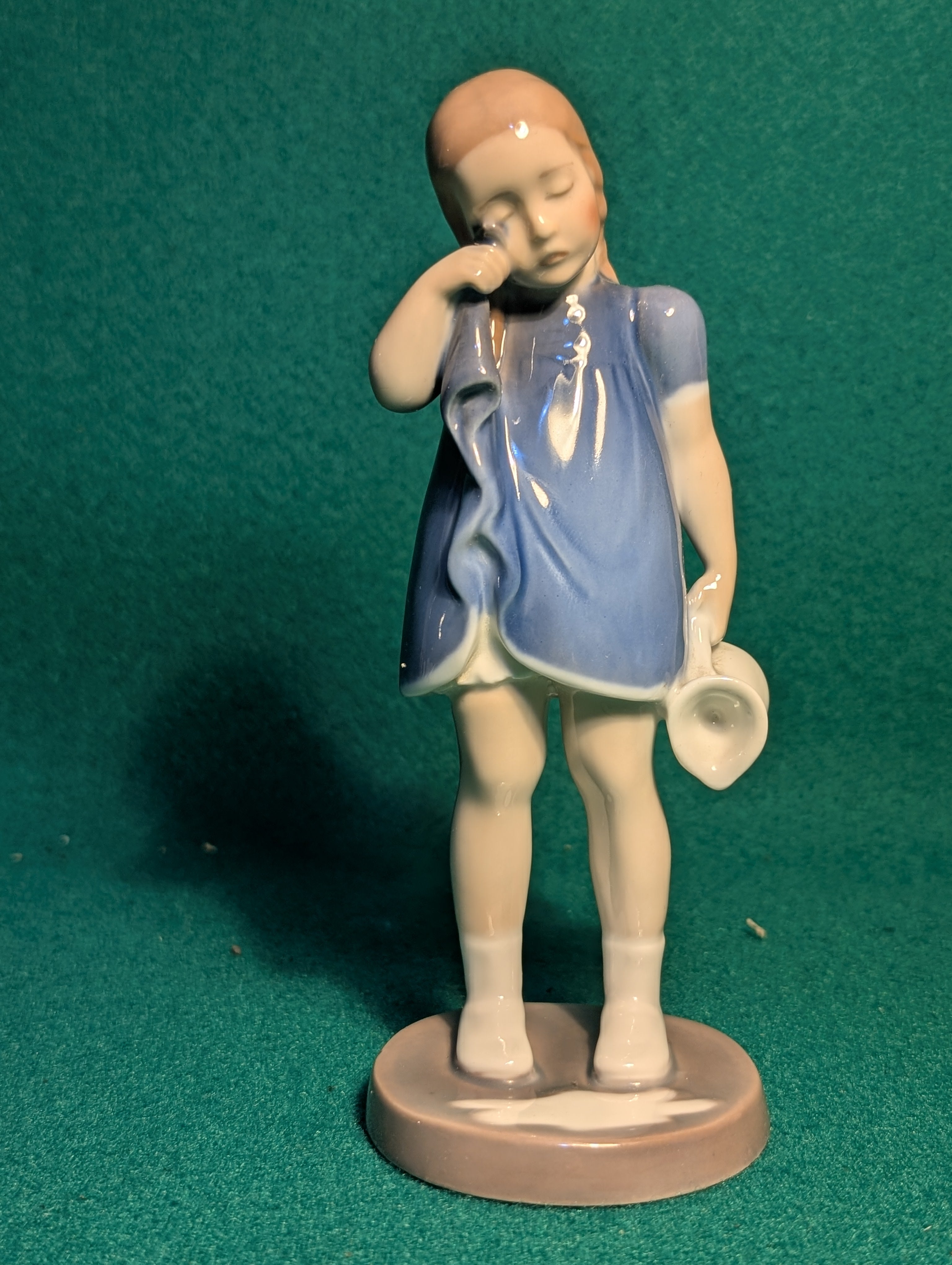 Statuina Royal Copenhagen Bimba Latte Versato Numerata – Spilled Milk Girl Porcellana Danese