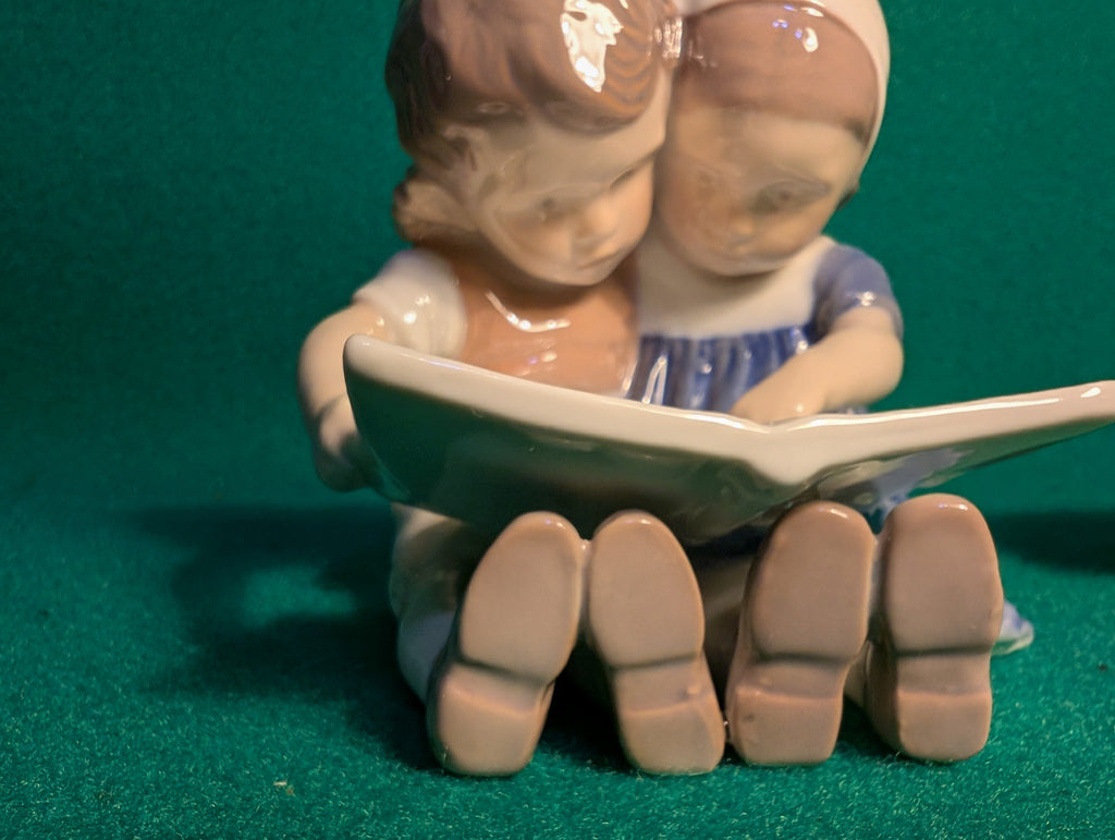 Statuina B&G Bimbi Leggono Bassotto Porcellana Danese Vintage