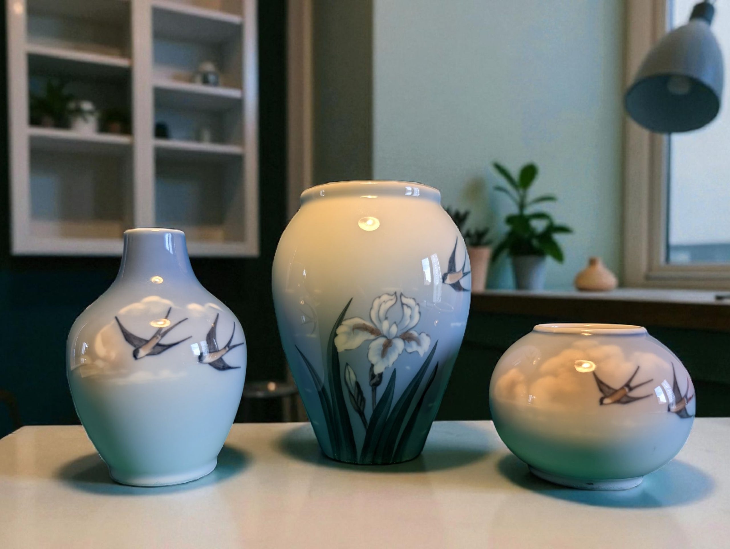 composizione di vasetti Royal Copenhagen : Iris e rondini