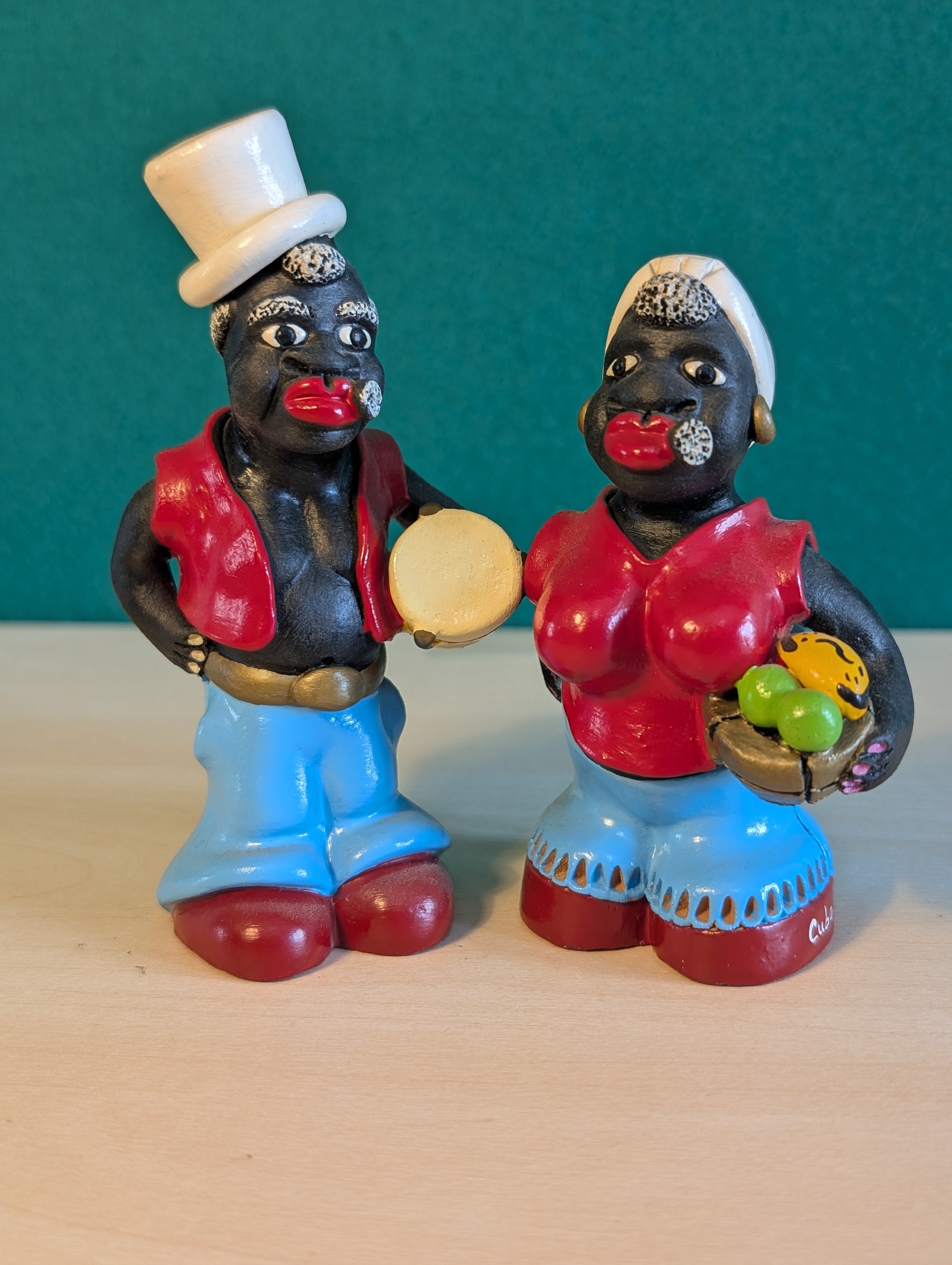 Statuette Artigianali Terracotta: Personaggi Folkloristici Cubani (14 cm)