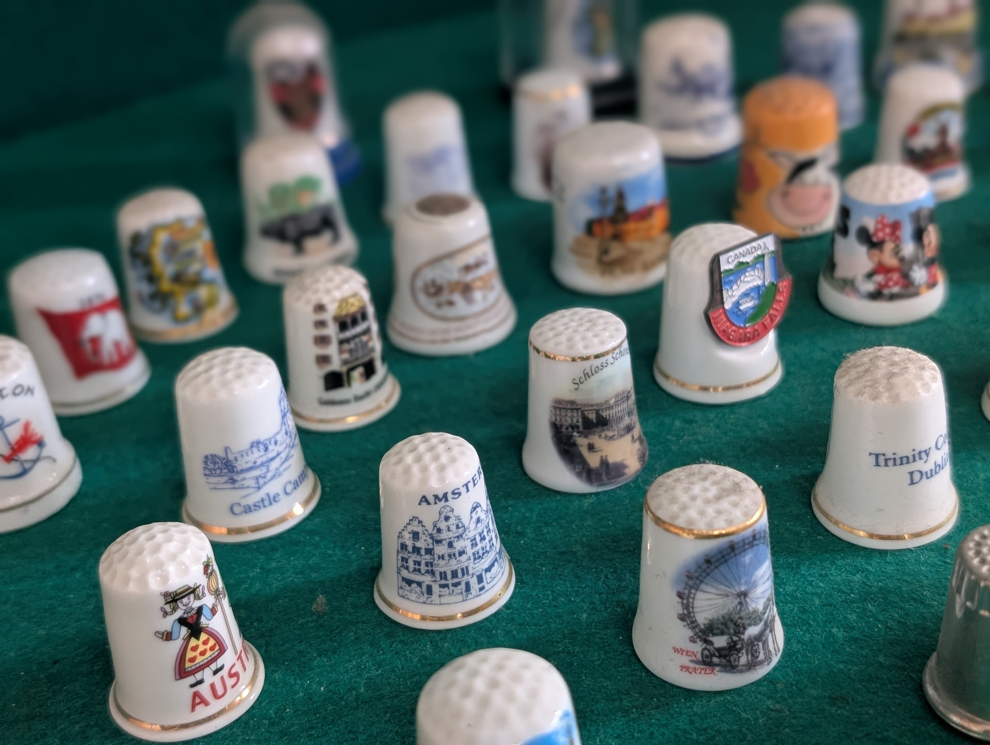 Lotto Collezione Ditali da Cucito Internazionali - Memorabilia da Città e Nazioni del Mondo - Collezionismo Vintage