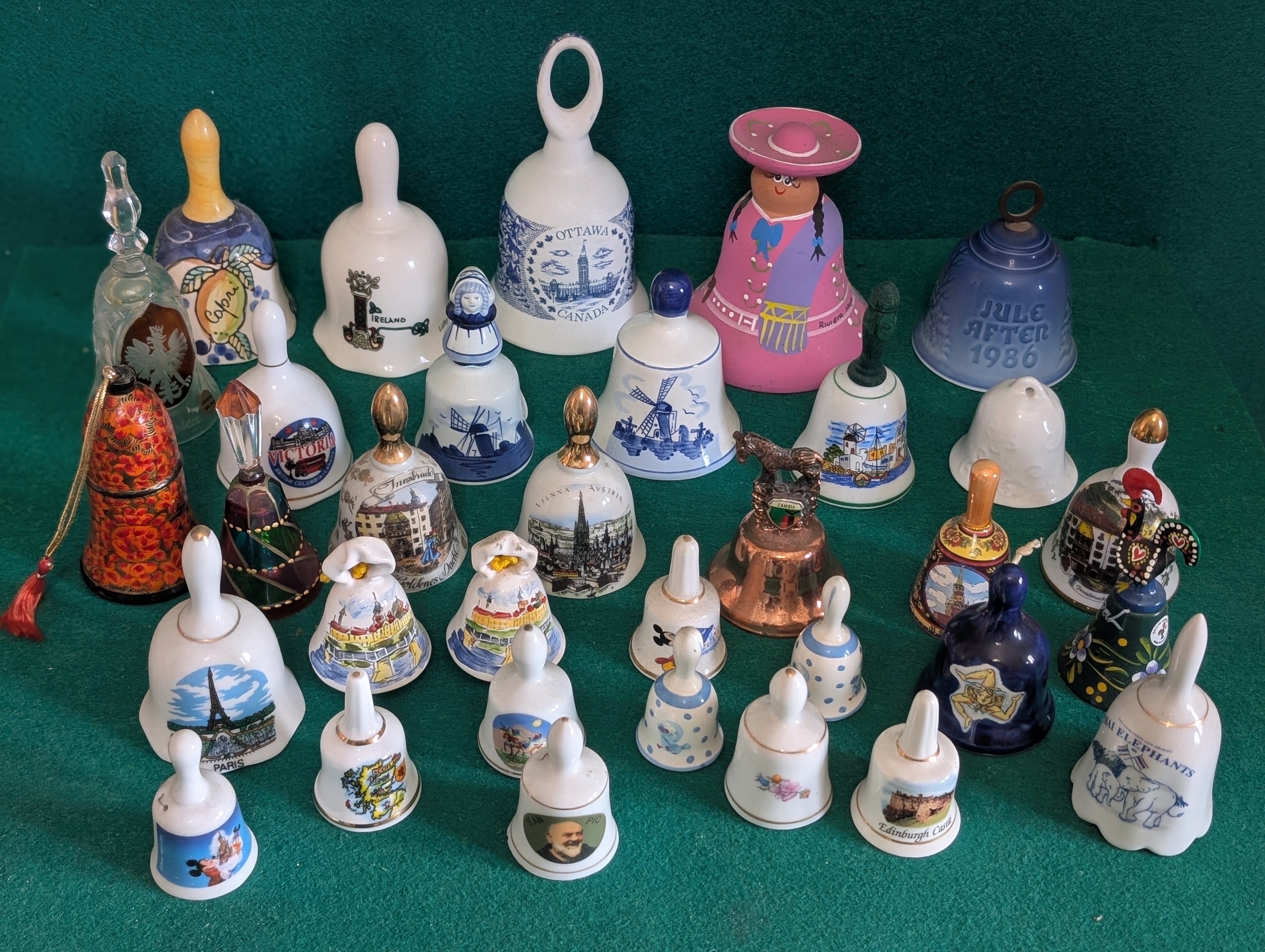 Lotto Collezione Campanelle Internazionali - Memorabilia da Città e Nazioni del Mondo - Collezionismo Vintage"