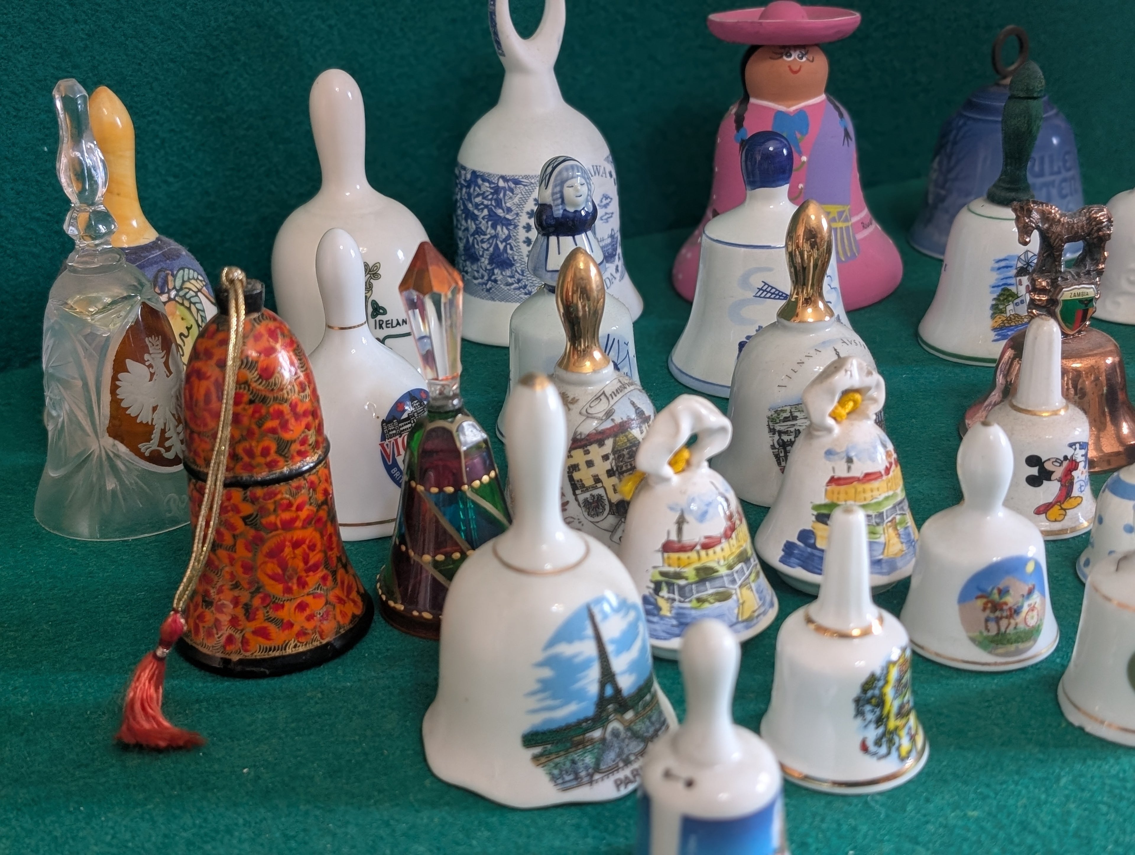 Lotto Collezione Campanelle Internazionali - Memorabilia da Città e Nazioni del Mondo - Collezionismo Vintage"