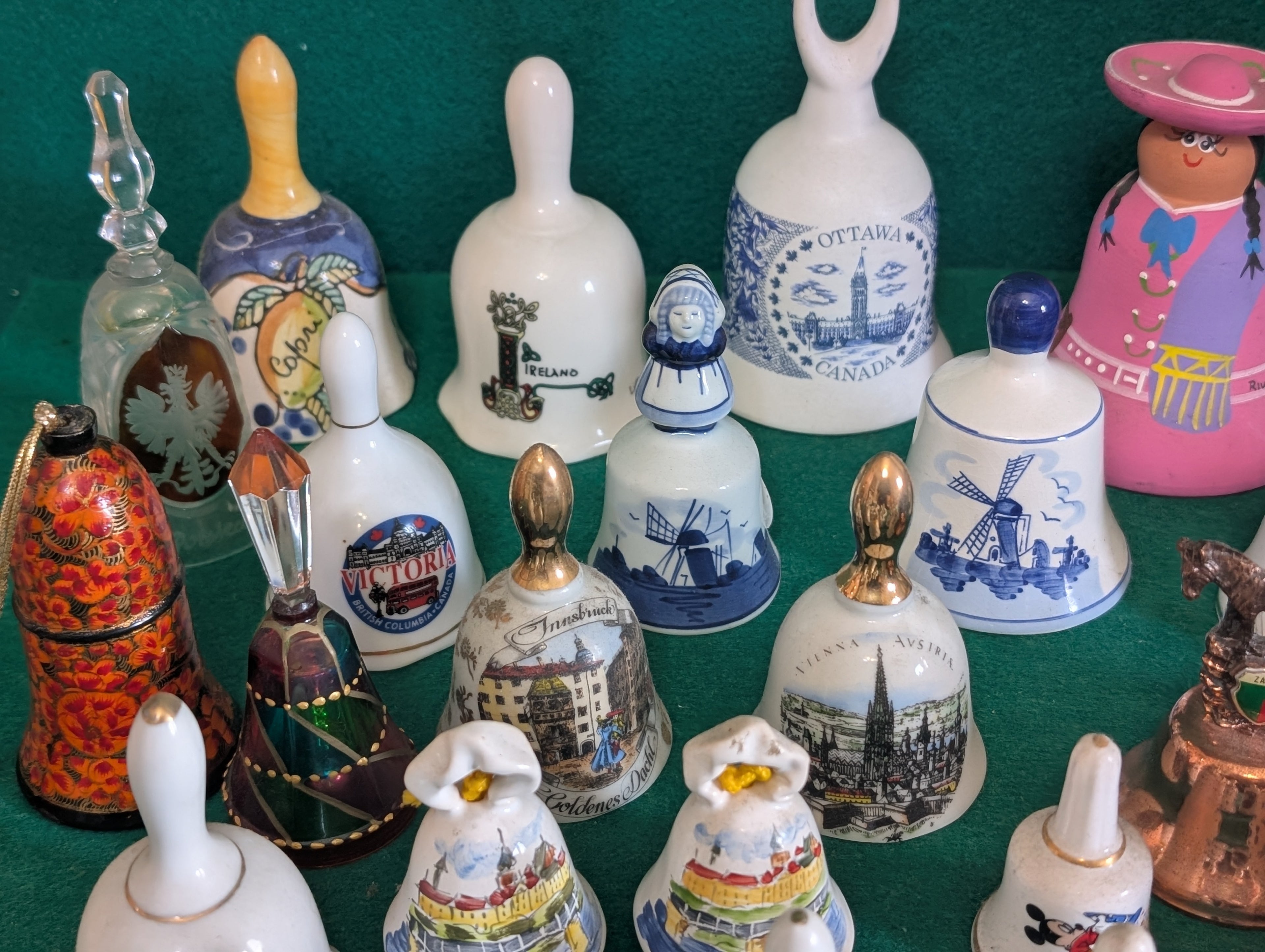 Lotto Collezione Campanelle Internazionali - Memorabilia da Città e Nazioni del Mondo - Collezionismo Vintage"