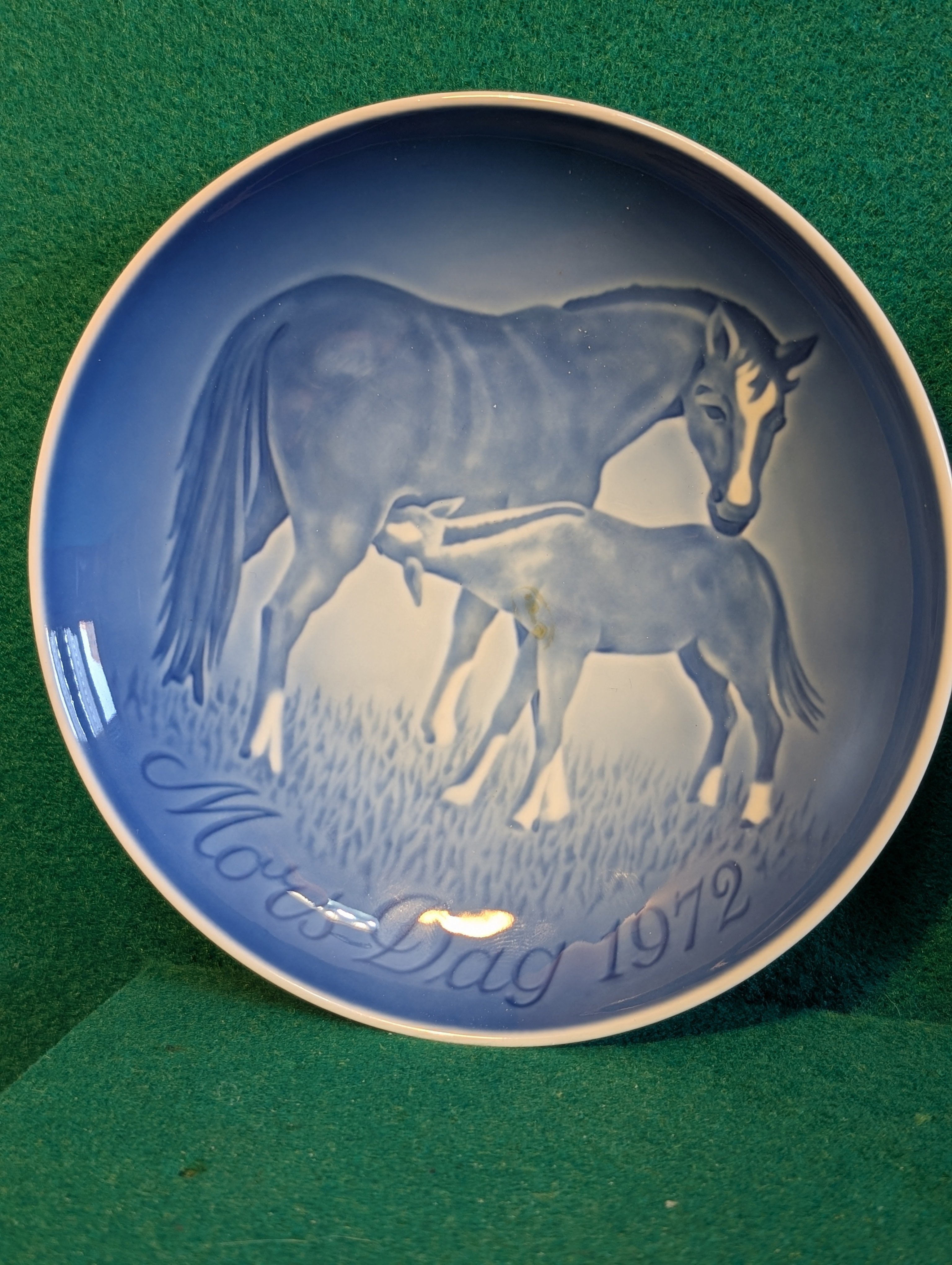 Royal Copenhagen Mother's Day – tre piatti 15 cm, porcellana danese vintage