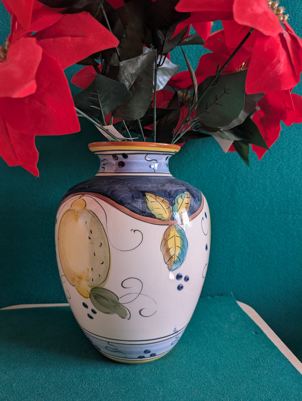 Vaso Caltagirone dipinto a mano – motivo limoni, H.30 cm, artigianato siciliano