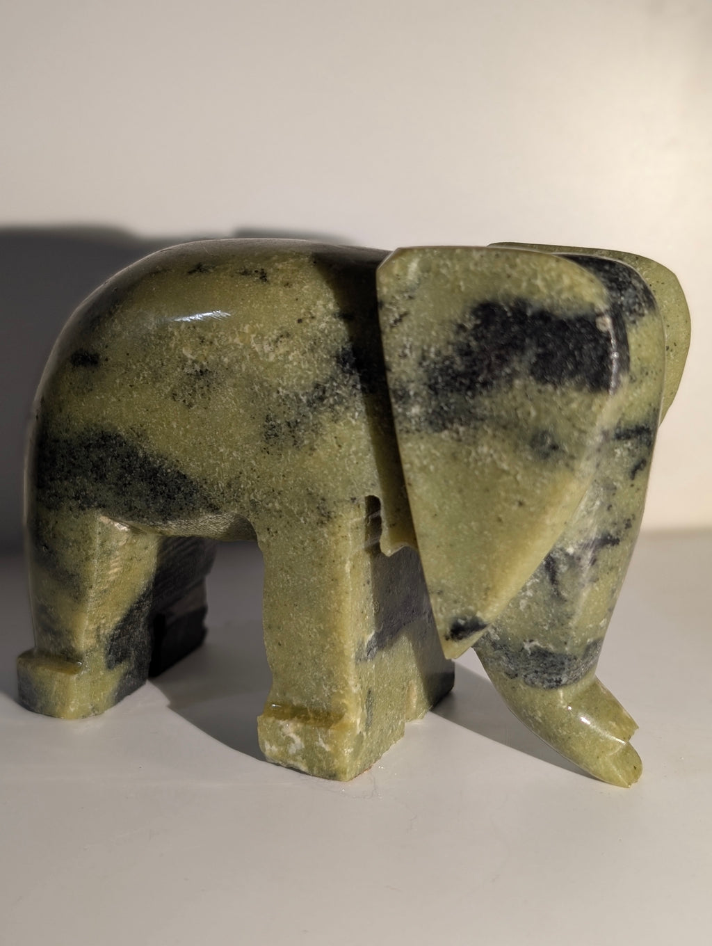 Elefante in Pietra Ollare – Scultura Artigianale