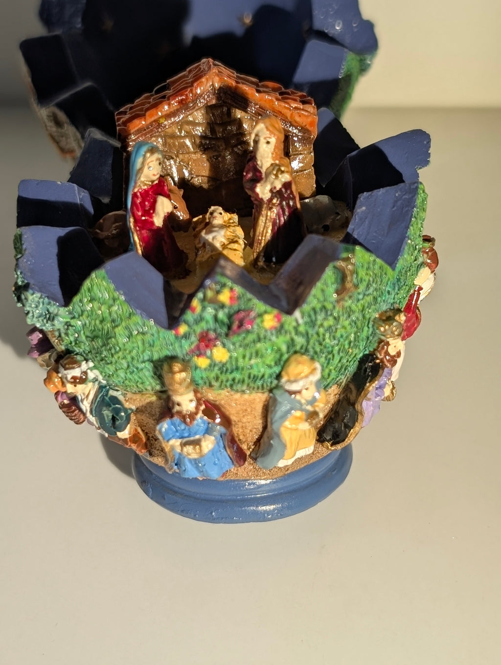 Uovo Decorativo Natività – Scena Sacra in Rilievo