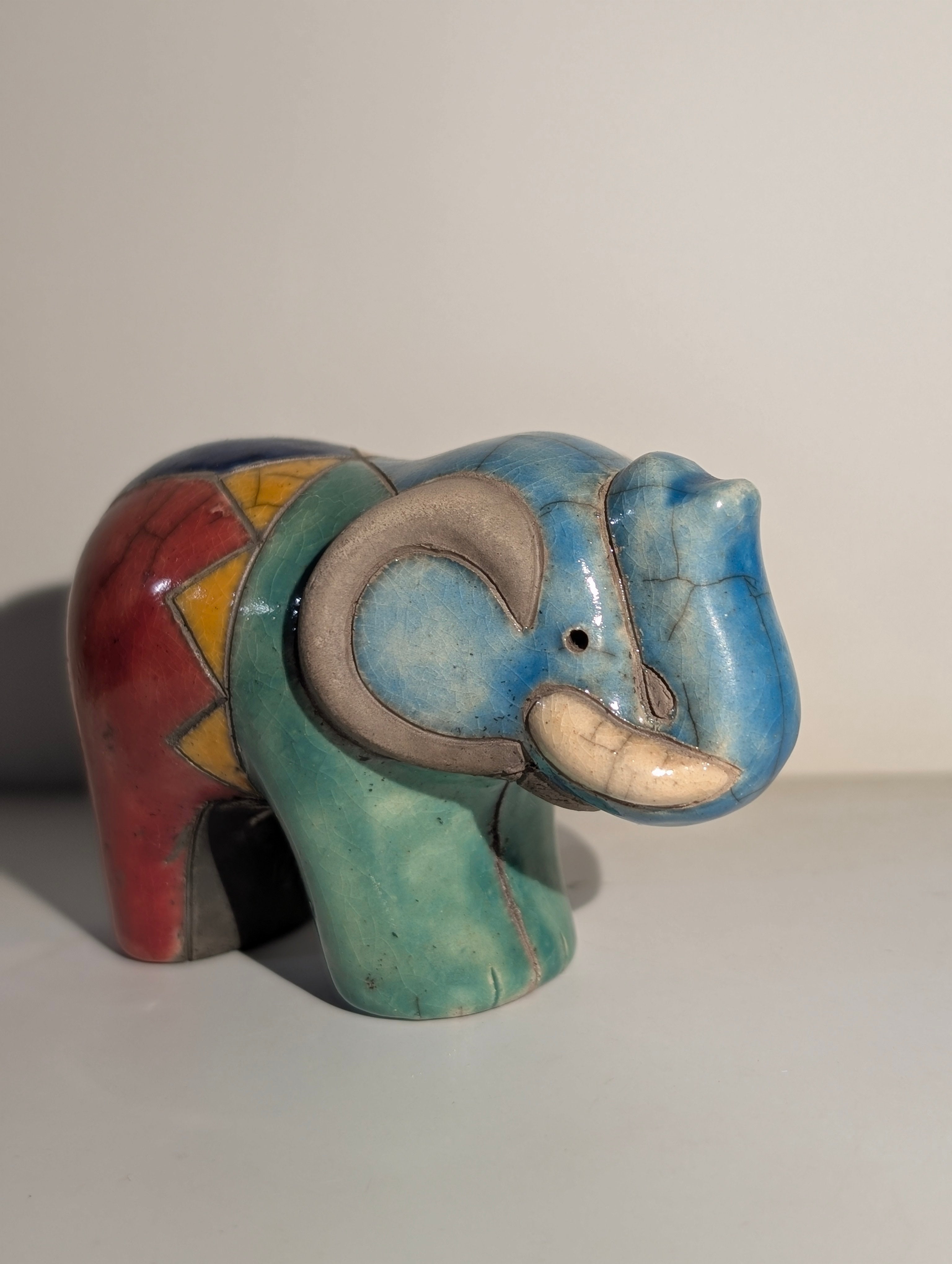 Elefante Raku – Ceramica Artigianale Dipinta a Mano