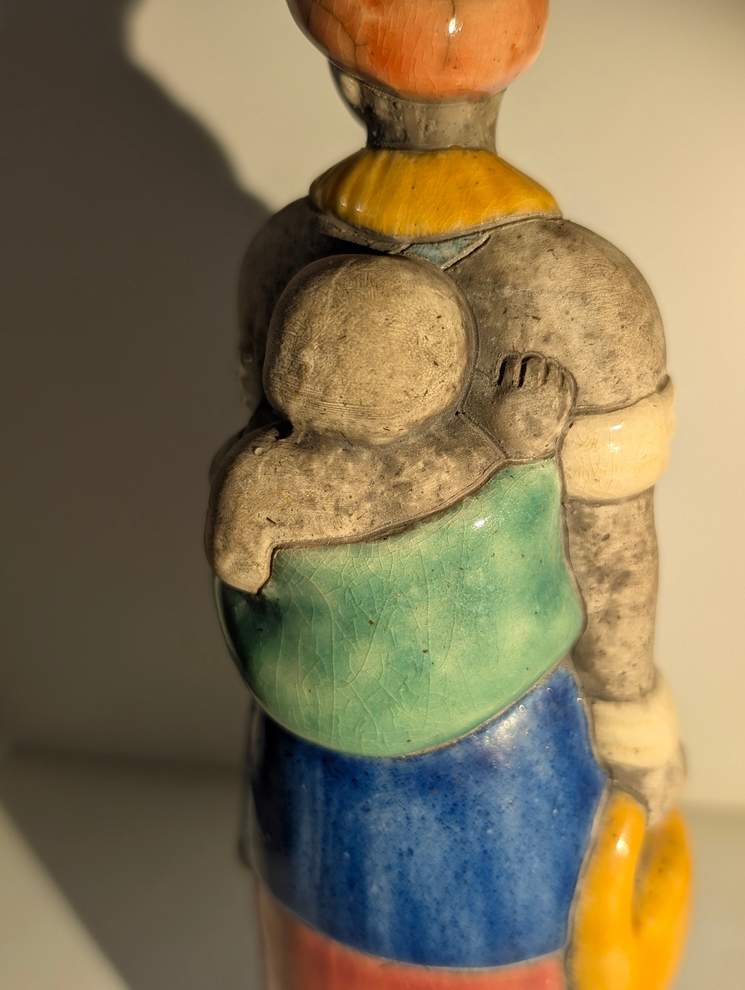 Donna Africana con Bambino – Ceramica Fatta a Mano | Sudafrica