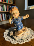A-10 · Bimbo surfista in resina – Statuina vintage