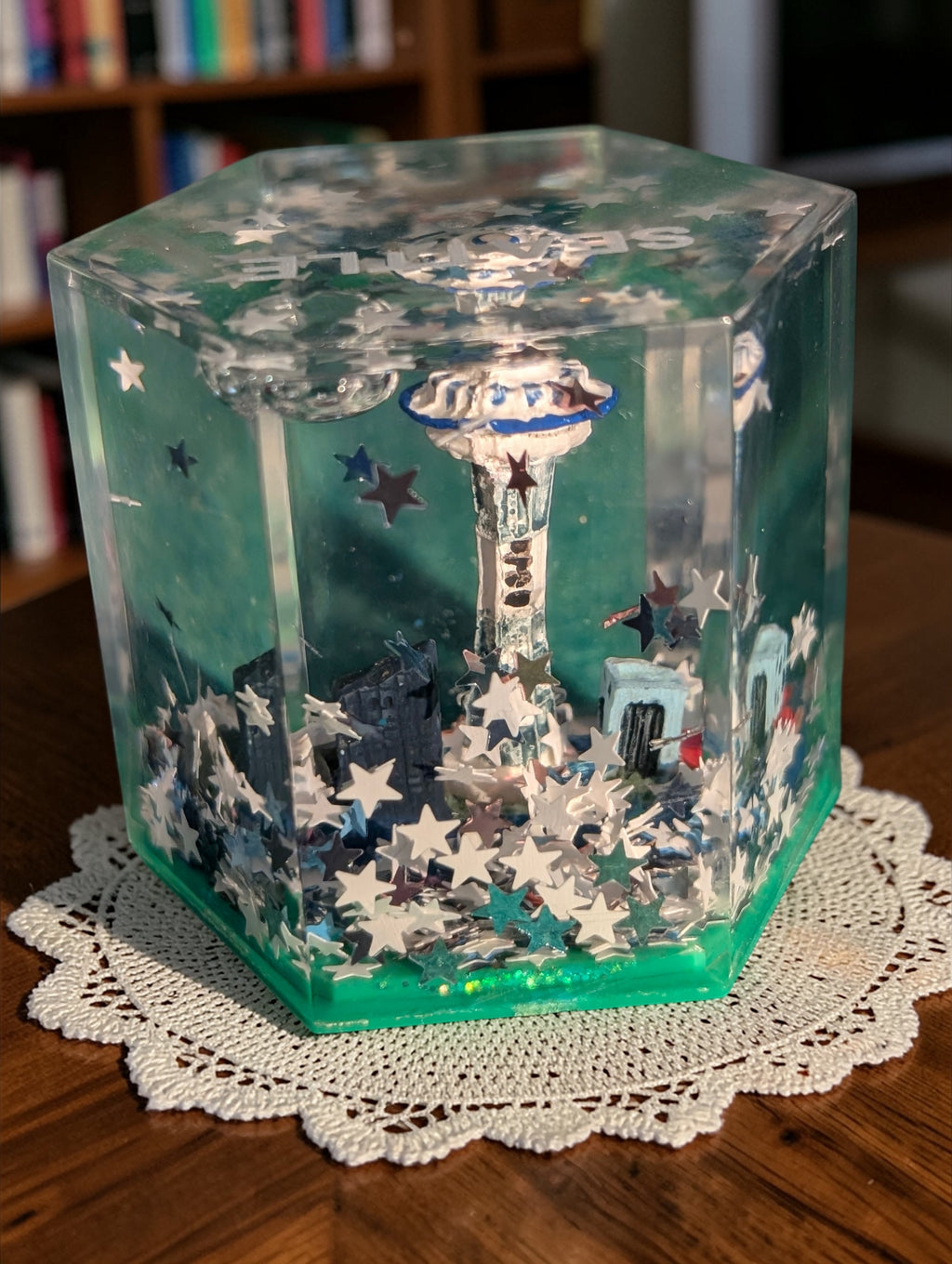 A-02 · Cubo Seattle Space Needle – Souvenir in resina