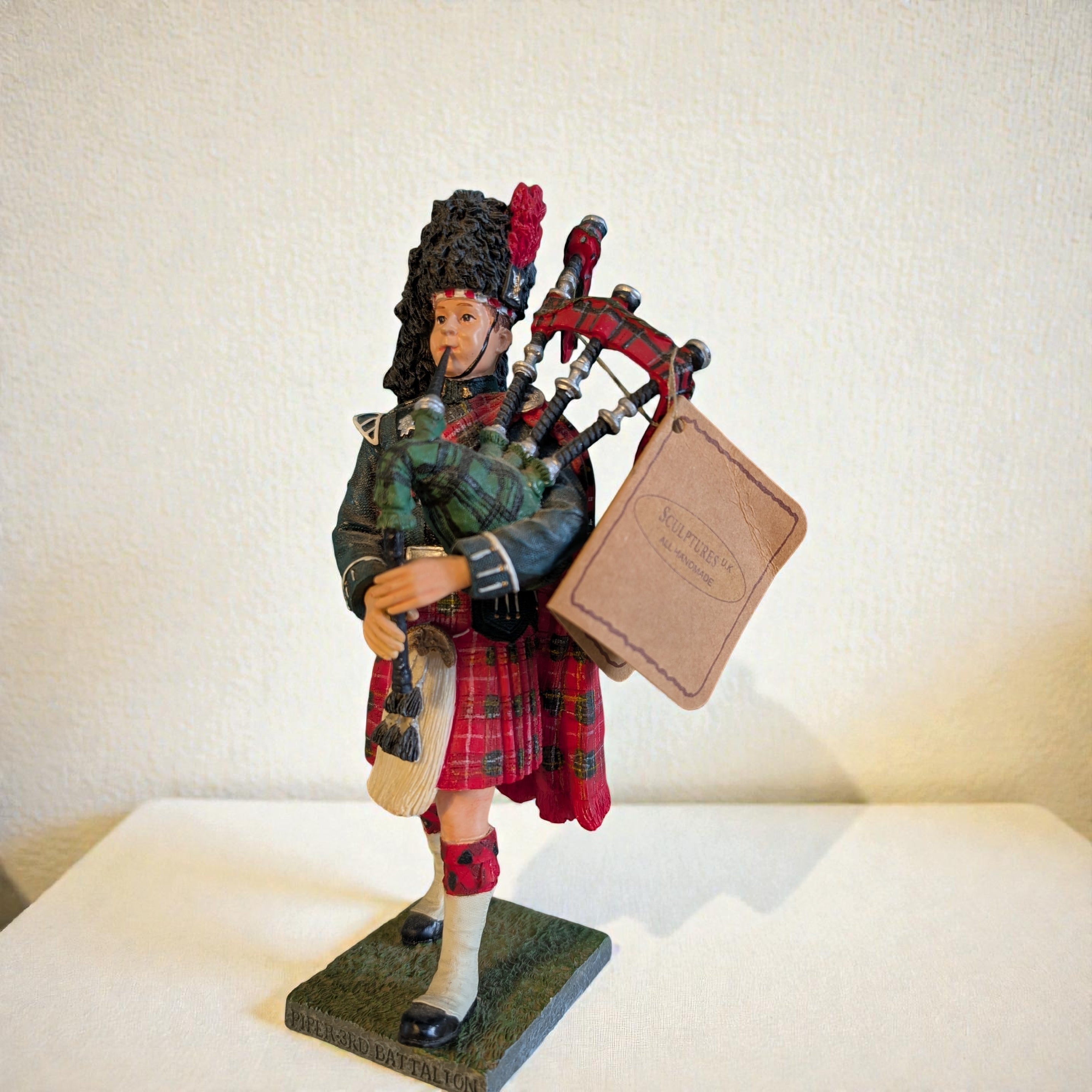Statuetta Suonatore Cornamusa Scozzese Bagpiper: Artigianato Traditional Regimental 17 cm